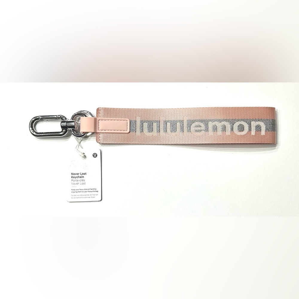 Lululemon Never Lost Keychain Wordmark PIMI SLVR Pink Mist Silver, NEW